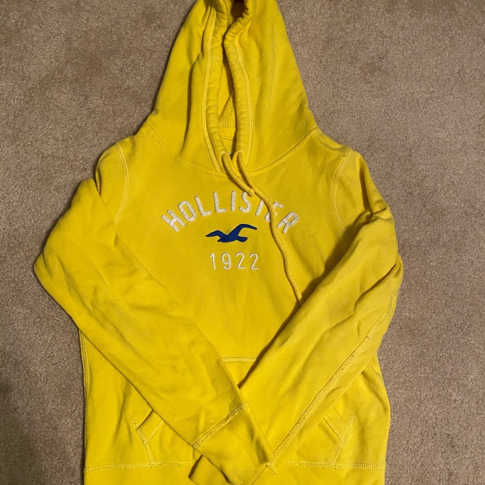 Yellow Hollister sweatshirt
